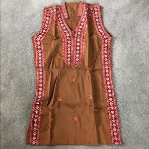 Sleeveless kurta